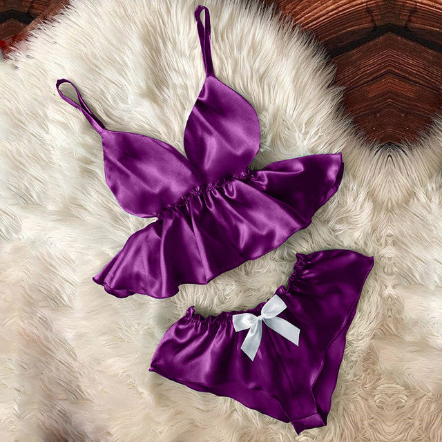 Nuisette, short à nœud papillon, décolleté en V