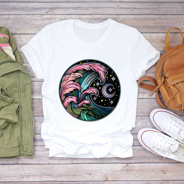 T-shirts courts pour femmes, motif abeille et fleur.