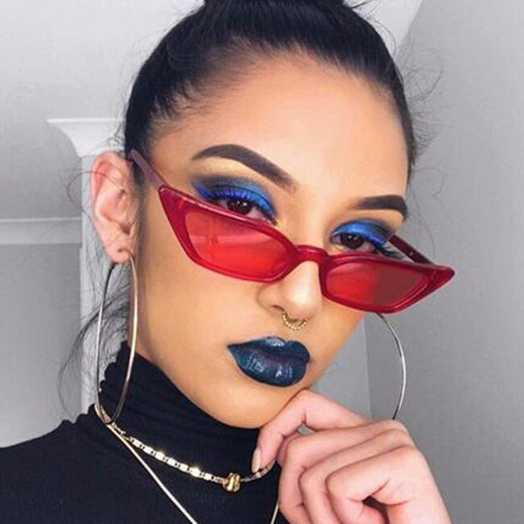 Lunettes de soleil œil de chat sexy étroites