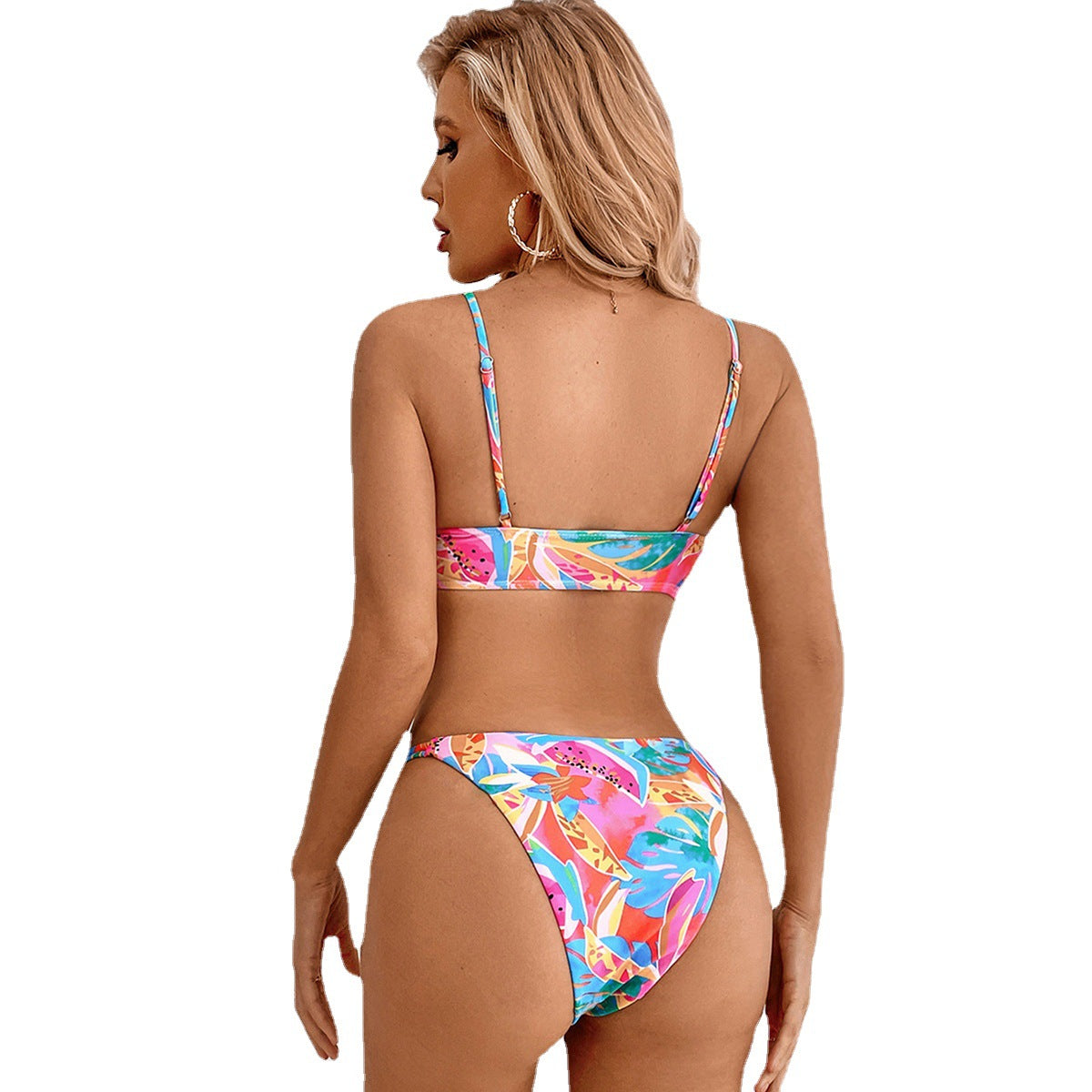 Ensemble bikini coloré pour vacances à la plage